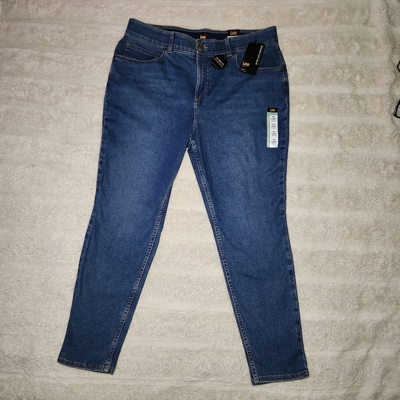 Lee Denim - Lee womens 18W Petite Ultra Lux Comfort With Flex Motion Skinny Jean W/ever Fit